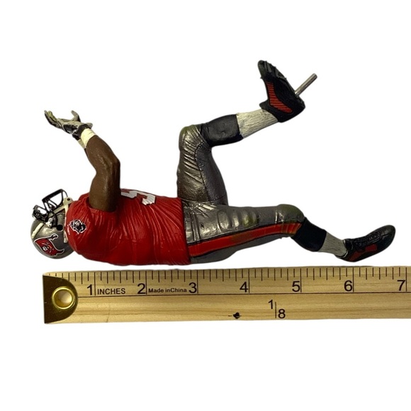 Tampa Bay Buccaneers Derrick Brooks Figurine #55 NFL Player - Picture 3 of 6